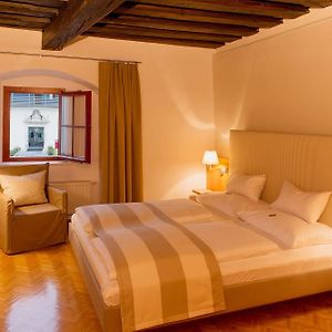 Comfort Zimmer mit Kingsize-Bett